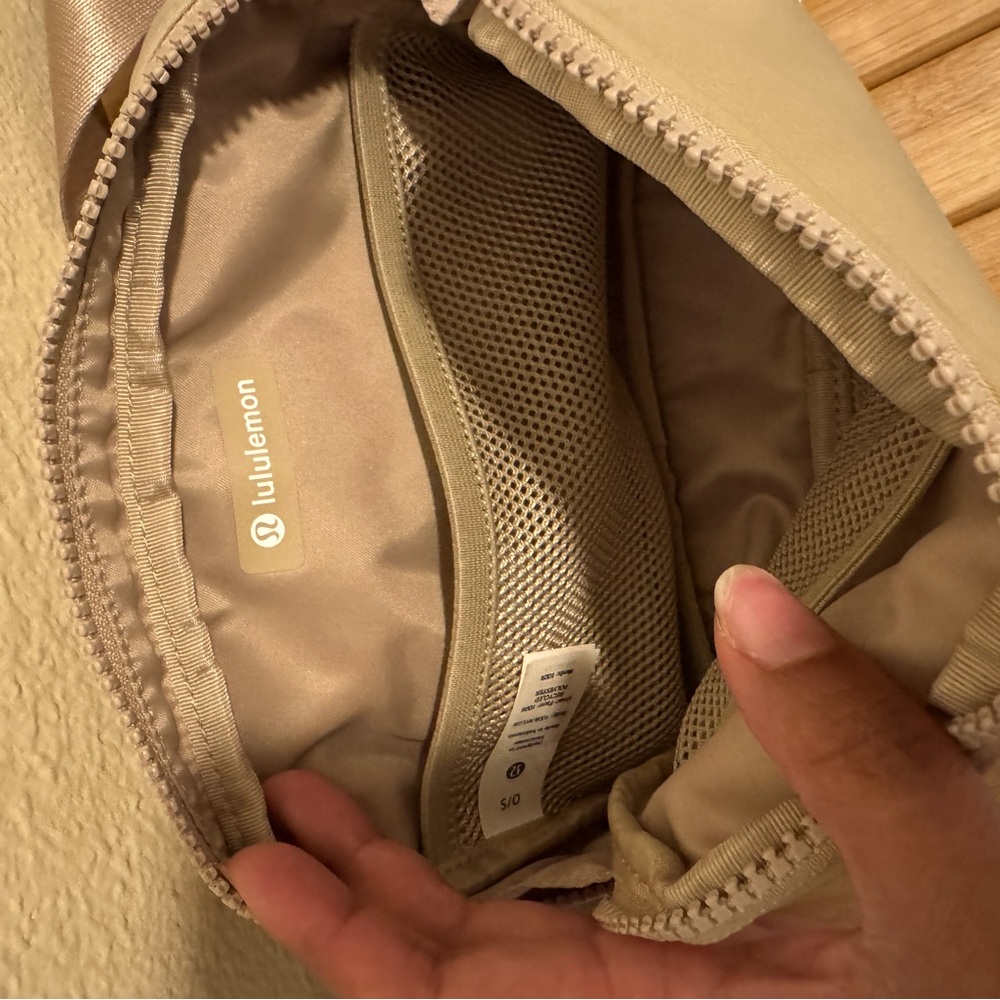 Lululemon Athletica Tan 1L Belt Bag - Picture 3 of 6